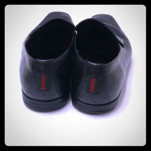 Gucci Mens black leather loafer
